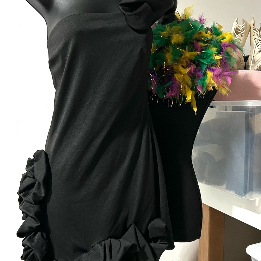 Sz M MICAS * Flower Ruffle Black Dress with Black Accents - Micas - Picture 7 of 11